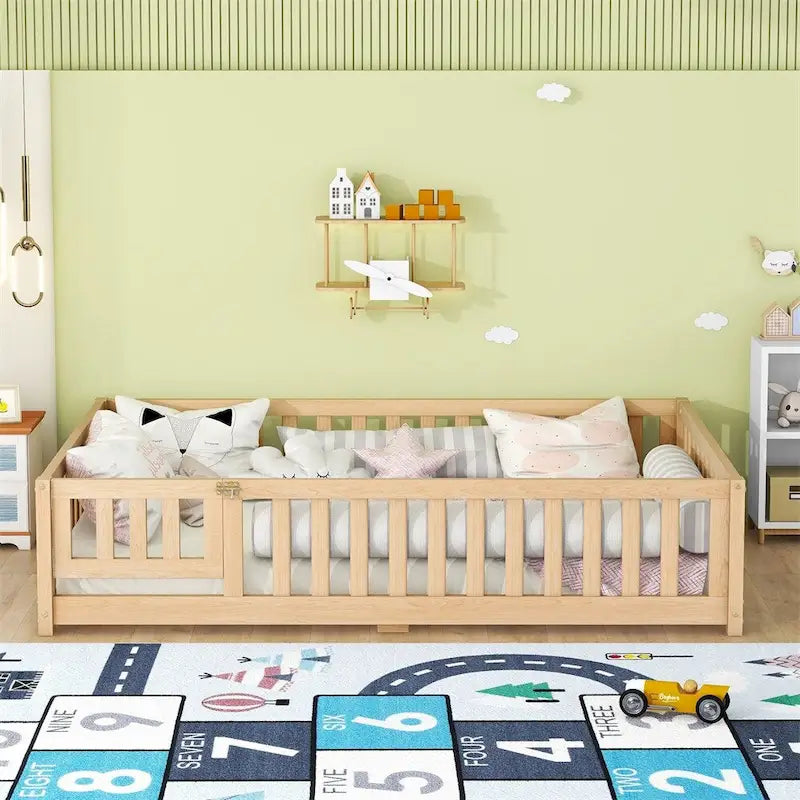 Lit au sol pleine grandeur avec barrières et porte, gris/naturel/rose/blanc, pour 1 enfant