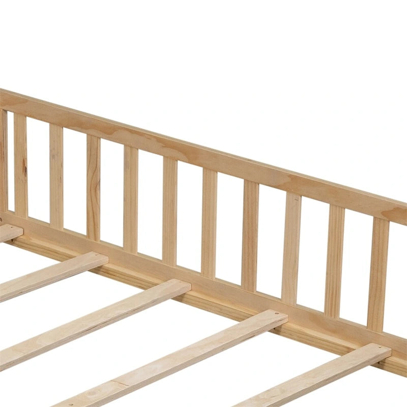 Lit cabane au sol pour enfants avec clôture et porte, taille double, pour 1 enfant - Naturel / Gris / Blanc